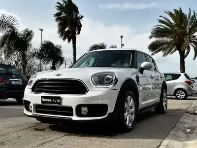 Usata Mini Cooper Countryman Business 116 CV (85 kW) 2018 Bianco SUV