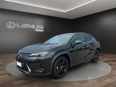 Usata Lexus UX 250h 184 CV (135 kW) 2022 Graphite black met SUV