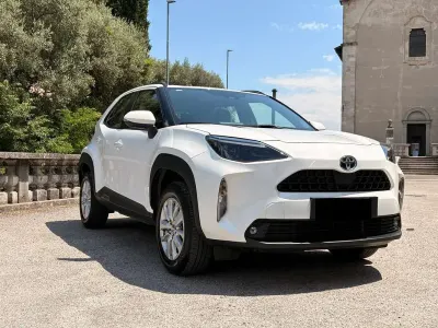 Usata Toyota Yaris Cross Active 92 CV (67 kW) 2023 Bianco SUV