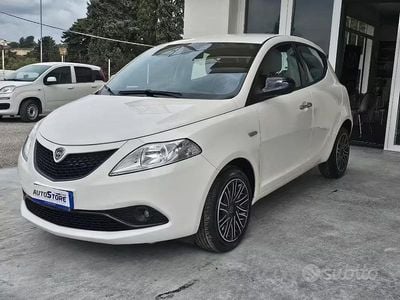 Usata Lancia Ypsilon S 70 CV (51 kW) 2021 Bianco Utilitaria