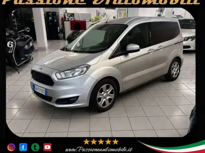 Usata Ford Tourneo Courier 101 CV (74 kW) 2015 Argento Monovolume