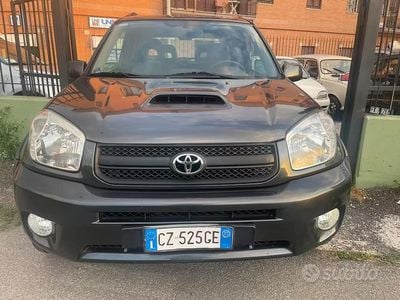 Usata Toyota RAV4 115 CV (84 kW) 2005 Grigio SUV