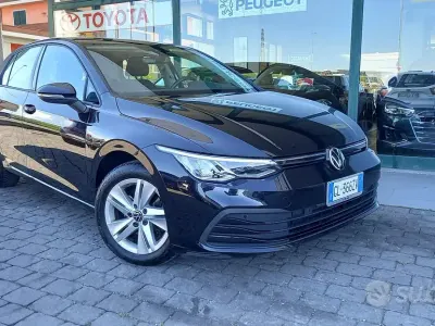 Usata VW Golf VIII Life 116 CV (85 kW) 2022 Nero Berlina