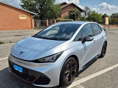 Begagnad Cupra Born e-Boost 169 kW (231 HK) 2024 Grå Halvkombi