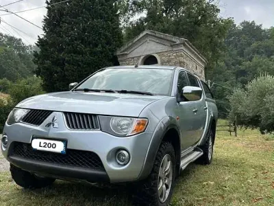 Usata Mitsubishi L200 Intense 136 CV (100 kW) 2006 Grigio Pick-up