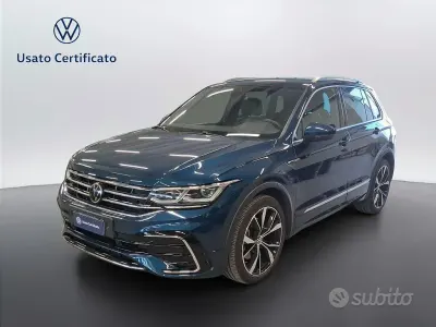 Usata VW Tiguan R-line 200 CV (147 kW) 2023 Nightshade blue metallizzato SUV