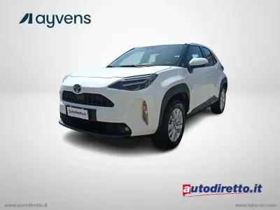 Usata Toyota Yaris Business Edition 92 CV (67 kW) 2021 Bianco Utilitaria
