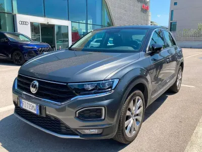 Usata VW T-Roc Advance 116 CV (85 kW) 2019 Grigio SUV