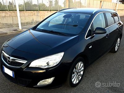 Gebraucht Opel Astra Sport 125 PS (91 kW) 2012 Schwarz Kombi