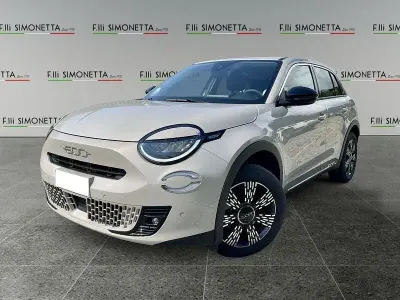 Usata Fiat 600 145 CV (106 kW) 2025 Beige SUV