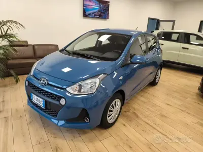 Używany Hyundai i10 67 KM (49 kW) 2018 Niebieski Hatchback