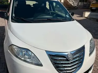 Usata Lancia Ypsilon