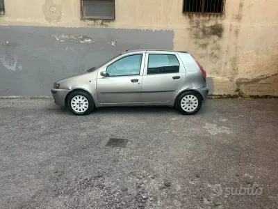 Usata Fiat Punto 60 CV (44 kW) 2001 Utilitaria
