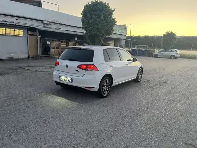 Usata VW Golf VII Highline 110 CV (80 kW) 2016 Bianco Berlina
