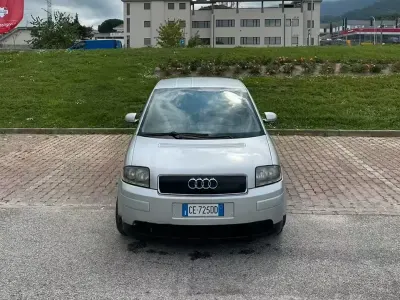 Usata Audi A2 75 CV (55 kW) 2003 Grigio Utilitaria