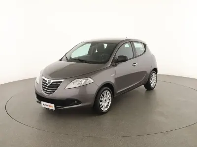 Usata Lancia Ypsilon Silver 70 CV (51 kW) 2016 Grigio Utilitaria