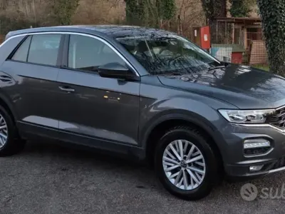 Usata VW T-Roc Business 150 CV (110 kW) 2021 Grigio SUV