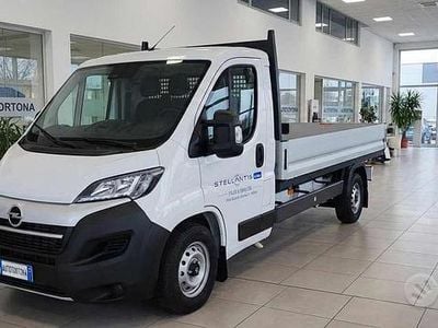 Usata Opel Movano S 140 CV (102 kW) 2024 Bianco pastello Furgone