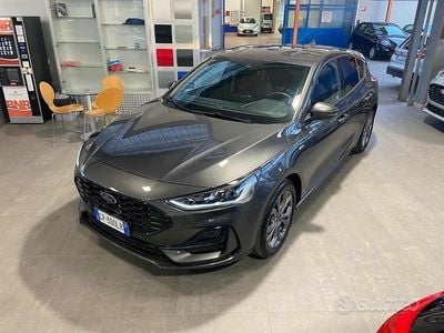 Usata Ford Focus ST 125 CV (91 kW) 2023 Grigio scuro Berlina