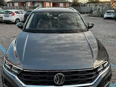Usata VW T-Roc 116 CV (85 kW) 2019 Grigio SUV