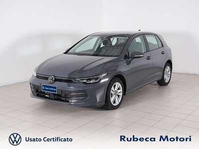 Usata VW Golf VIII Life 116 CV (85 kW) 2025 Grigio Utilitaria