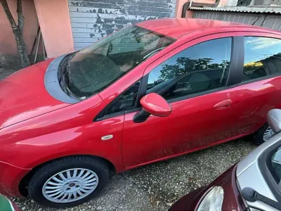 Usata Fiat Grande Punto Dynamic 77 CV (56 kW) 2009 Rosso Utilitaria