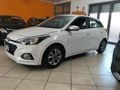 Begagnad Hyundai i20 73 HK (53 kW) 2019 Vit Halvkombi