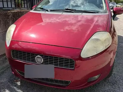 Usata Fiat Grande Punto 77 CV (56 kW) 2009 Rosso Utilitaria