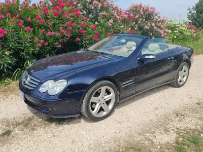 Usata Mercedes SL350 245 CV (180 kW) 2006 Blu/azzurro Cabrio