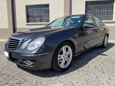 Usata Mercedes E300 Elegance 210 CV (154 kW) 2009 Grigio Berlina