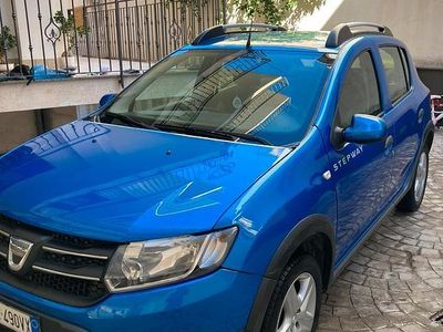 Usata Dacia Sandero Prestige 90 CV (66 kW) 2013 Blu Berlina