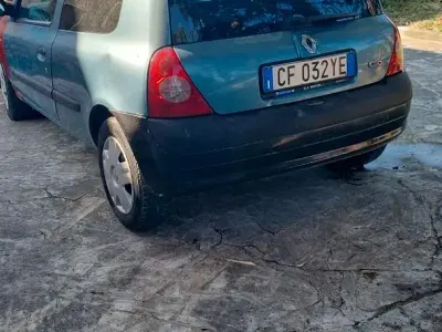 Usata Renault Clio 65 CV (47 kW) 2003 Utilitaria