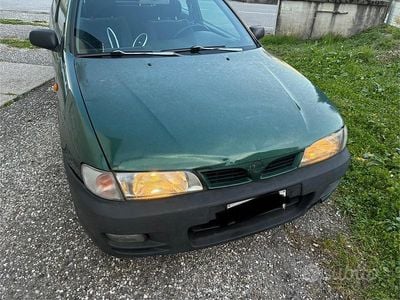 Usata Nissan Almera 1996 Verde Utilitaria