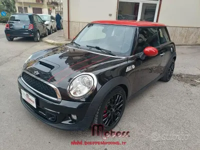 Begagnad Mini John Cooper Works 211 HK (155 kW) 2010 Svart Halvkombi