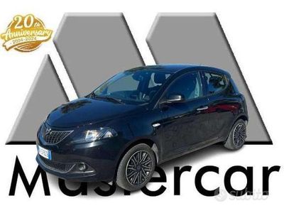 Begagnad Lancia Ypsilon Gold 69 HK (50 kW) 2022 Svart Halvkombi