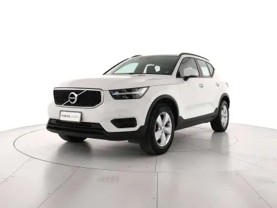 Usata Volvo XC40 Momentum 129 CV (94 kW) 2021 Bianco SUV