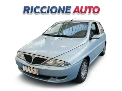 Usata Lancia 2000 60 CV (44 kW) 2001 Blu/azzurro Berlina