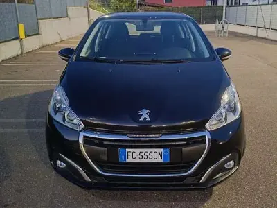 Usata Peugeot 208 Active 75 CV (55 kW) 2016 Nero Utilitaria