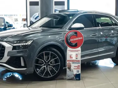 Usata Audi Q8 S-Line 286 CV (210 kW) 2019 Grigio SUV