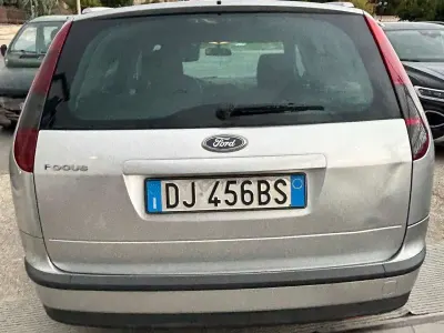 Usata Ford Focus Style 110 CV (80 kW) 2007 Grigio Station wagon