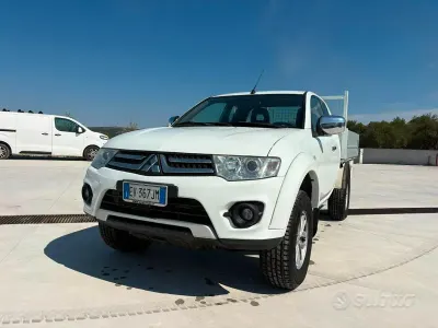 Usata Mitsubishi L200 178 CV (130 kW) 2014 Bianco Pick-up