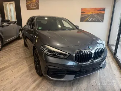 Usata BMW 118 Advantage 150 CV (110 kW) 2021 Grigio Berlina