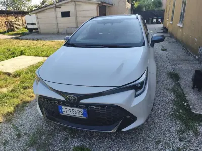 Usata Toyota Corolla Sport 196 CV (144 kW) 2024 Bianco Station wagon
