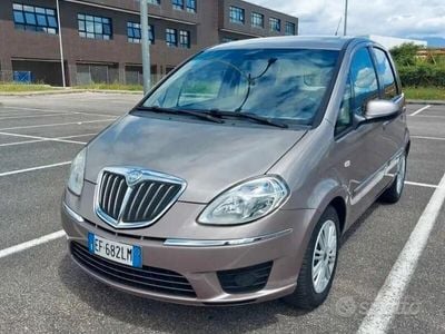 Usata Lancia Musa Gold 95 CV (69 kW) 2011 Beige Monovolume