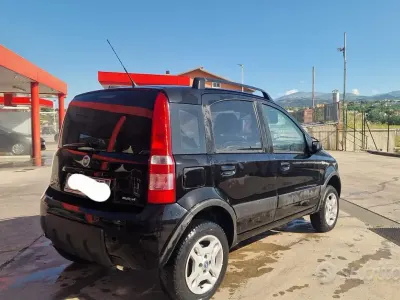 Usata Fiat Panda 4x4 Climbing 90 CV (66 kW) 2007 Bianco Utilitaria