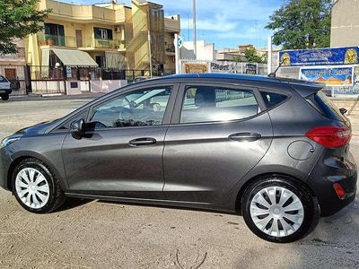 Usata Ford Fiesta 86 CV (63 kW) 2018 Grigio Berlina