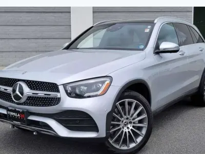 Usata Mercedes GLC300 Premium 245 CV (180 kW) 2020 Blu/azzurro SUV