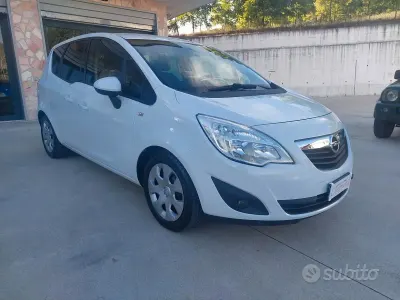 Usata Opel Meriva 95 CV (69 kW) 2011 Bianco Monovolume