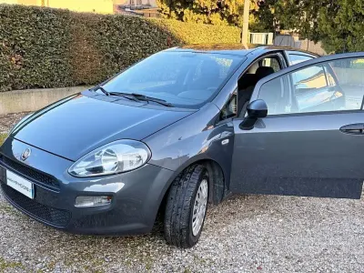 Second-hand Fiat Punto 69 CP (50 kW) 2018 Gri Hatchback