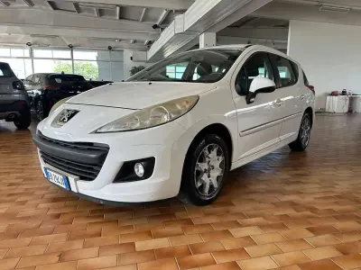 Usata Peugeot 207 92 CV (67 kW) 2011 Bianco Station wagon